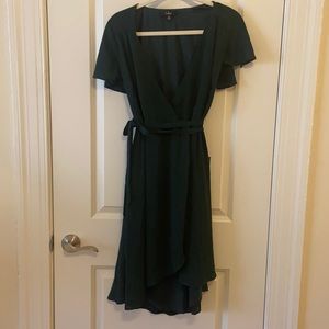 Lulu’s Brand New with tags green midi wrap dress